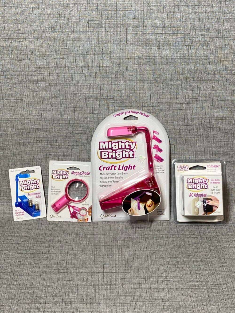 NEW Mighty Bright Clip-On Readers Light Pink AC Adapter Bulbs Magnifying Glass